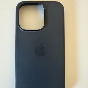 Apple Silicone iPhone Case in Black - Slim Protective Cover